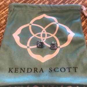 Kendra Scott earring